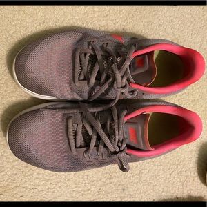 Used Nike Tennis Shoes